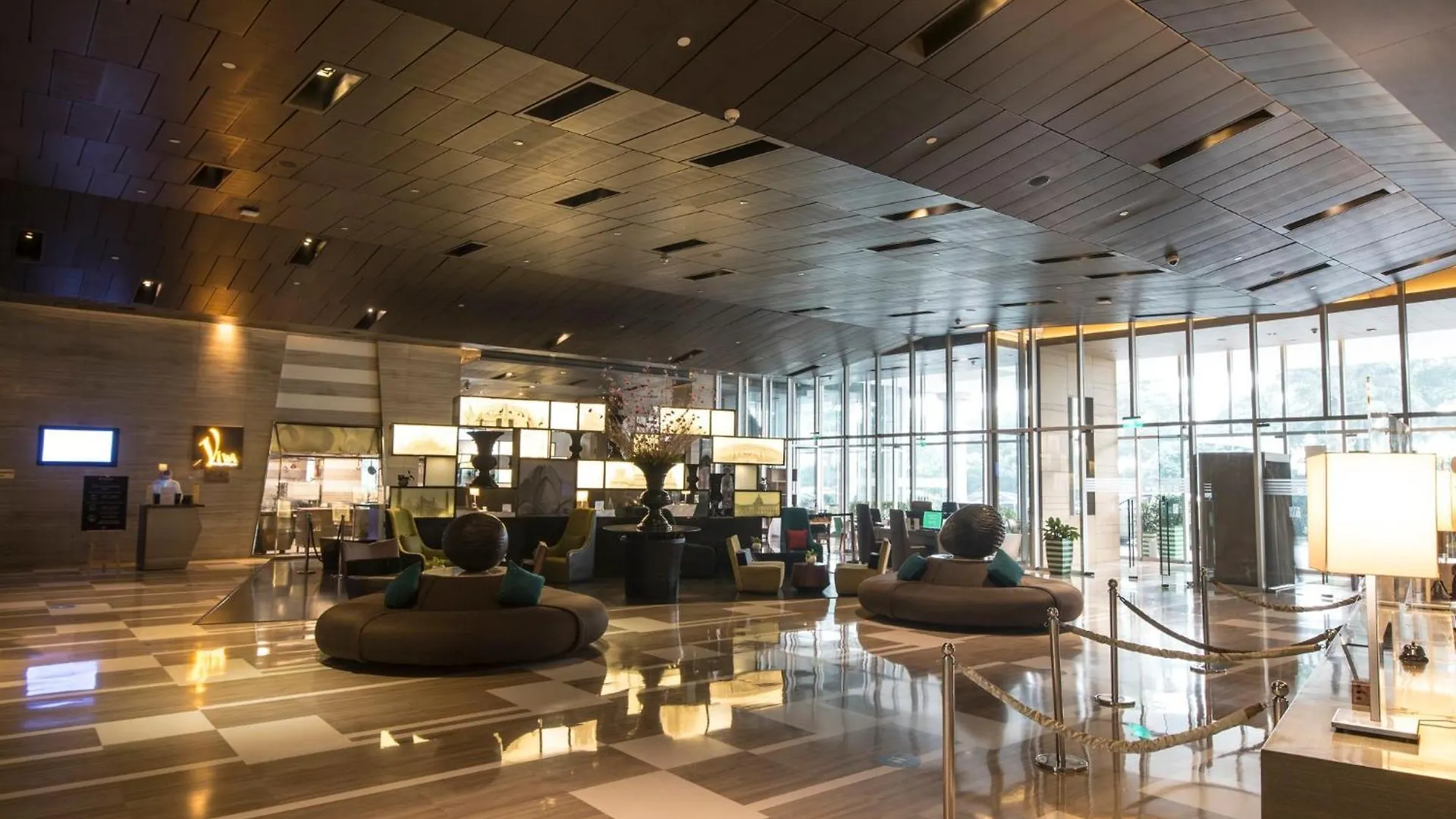 Holiday Inn New Delhi Aerocity By Ihg 5*,  Indien